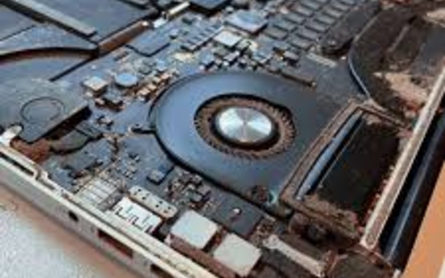 Восстановление MacBook после залития — пример работы в Подмосковье